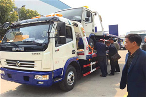 西城区汽车道路救援拖车价格